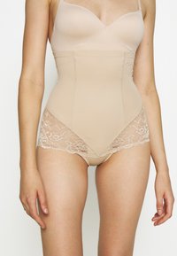 Lindex KIM - Muotoileva alusasu - beige
