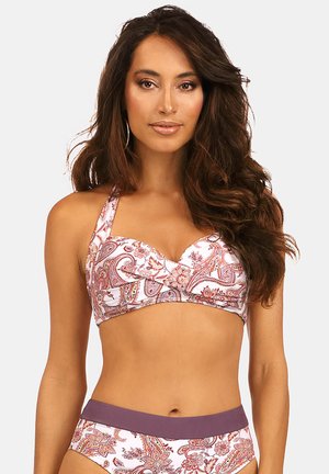 Top bikini w wzorze paisley w kolorach białym, czerwonym i purpurowym. Posiada dekolt na szyi i wypełnione miseczki. Teksturowana tkanina o gładkim wykończeniu.