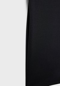 Thumbnail Image 6
