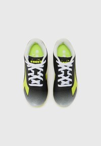 Diadora PICHICHI 8 UNISEX - Jalkapallokengät kiinteälle alustalle - black/fluo yellow
