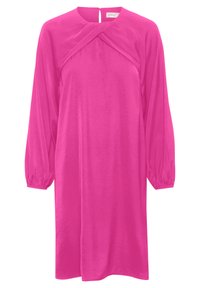 Fuksia vaaleanpunainen mekko, jossa on pitkät puffihihat, pyöreä kaula-aukko ja solmukko etuosassa. Pehmeä, hieman kiiltävä kangas.