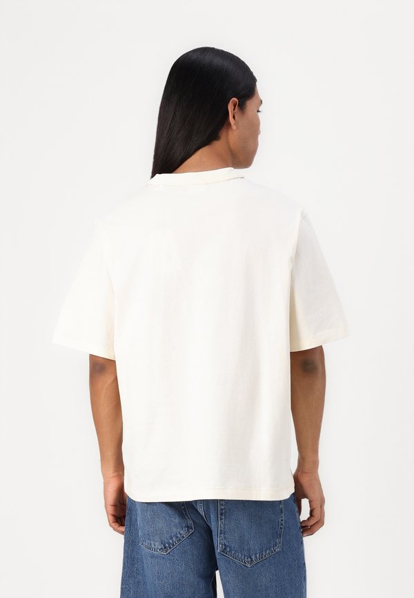 APPLIQUE BOXY TEE - Basic T-shirt - sandy shore4