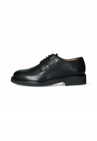Scarpa formale nera in pelle con punta rotonda, texture morbida, design con lacci e suola robusta in gomma nera.
