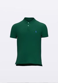 Roheline puuvillast polo-särk, millel on struktureeritud krae, lühikesed varrukad ja vasakul rinnal sinise tikandiga logo.