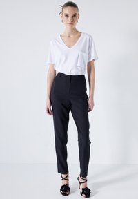 Ipekyol Chino - black