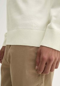 TOM TAILOR DENIM BASIC ROLLKRAGEN - Strickpullover - wool white