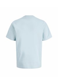 Ανοιχτό μπλε κοντομάνικο T-shirt, φαίνεται από πίσω, με στρογγυλή λαιμόκοψη και απλό σχέδιο.