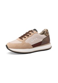 Sneaker beige e marrone realizzato in materiali scamosciati e in pelle, con un tallone a stampa leopardata, lacci marroni e una suola intermedia bianca.
