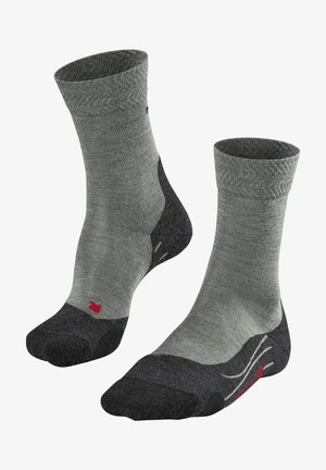 Grau und schwarze Socken aus einem strukturierten Material, mit einem gerippten oberen Bereich, gepolsterter Ferse und roten Logodetails nahe der Spitze.