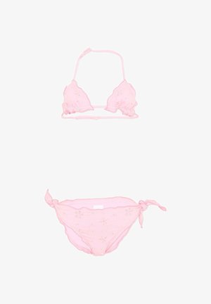 Bikini a due pezzi rosa con ricamo floreale, top a triangolo con spalline regolabili e slip con allacciatura laterale e bordi smerlati.