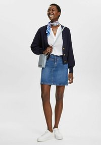 Esprit MIT V-AUSSCHNITT - Blouse - white