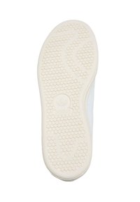 Fehér sneaker talp, textúrált gumis felülettel, kör alakú mintázattal és középső logóval, amely három csíkot tartalmaz.