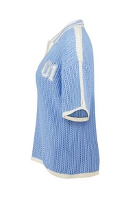 Short-sleeve top in light blue ribbed knit with white accents, featuring a collar and "01" embroidered on the front.
