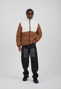 Night Addict NAABEY - Winterjacke - cream/tan
