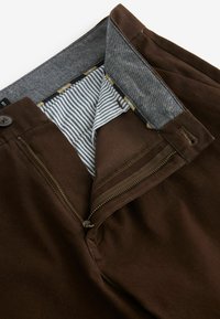 Next SLIM FIT STRETCH - Hlače chino - chocolate brown