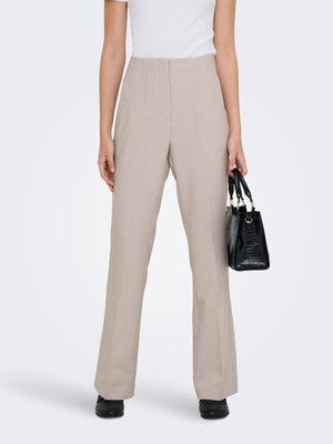 ONLY ONLRAVEN NORMAL GESCHNITTEN - Bukse - string