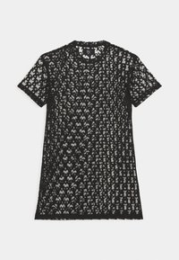 Camiseta de manga corta negra con un diseño de encaje transparente con patrones intrincados. Tejido suave y ligero con un cuello redondo.