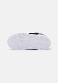 Jordan SKY JORDAN 1 - Sneakers - white/black/particle grey