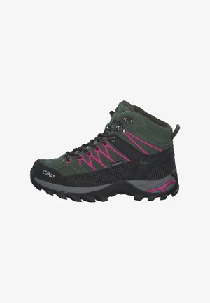 Scarpe da trekking impermeabili, in materiale nubuck verde e nero, con dettagli rosa, pannelli in rete lavorata, design alto e suola in gomma resistente.