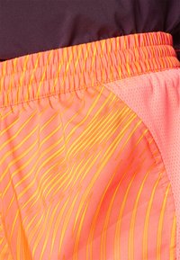 Puma RUN FAVORITE AOP VELOCITY 3" SHORT W - Pantaloni scurți sport - sunset glow/sun stream