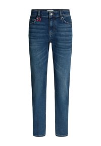 Jean en denim bleu foncé avec une coupe droite. Il comporte une fermeture à bouton et zip à l'avant, deux poches avant, et un anneau rouge en accent sur la boucle de ceinture.