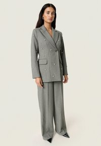Soaked in Luxury Korte frakker - grey melange suiting