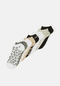 Unselected, white/beige/grey