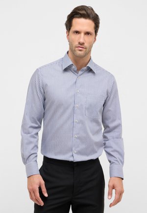 GESTREIFT MODERN FIT - Skjorter - navy