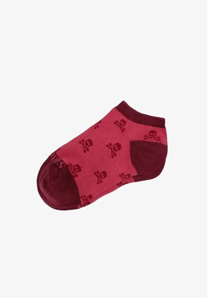 Rote Knöchelsocke mit dunkelrotem Totenkopf- und Knochenmuster, dunkelrote Zehen-, Fersen- und Bündchenpartien.