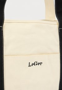 LeGer by Lena Gercke NIA SHOPPER - Τσάντα Tote - weiß/schwarz