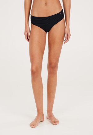 Čierne bikiny s vysokým pásom a rebrovanou textúrou. Obsahujú hladký pás a jemný detail loga značky. Jednoduchý dizajn.