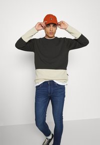 Only & Sons ONSLOOM LIFE - Calças de ganga de corte skinny - blue denim