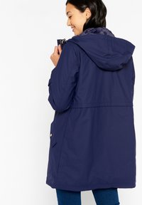 LolaLiza Parka