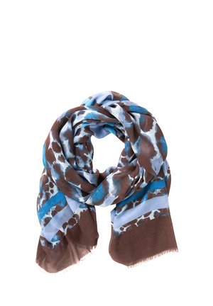 Bruine, blauwe en witte sjaal met patroon, los gedraaid met franjes aan de randen op een witte achtergrond.