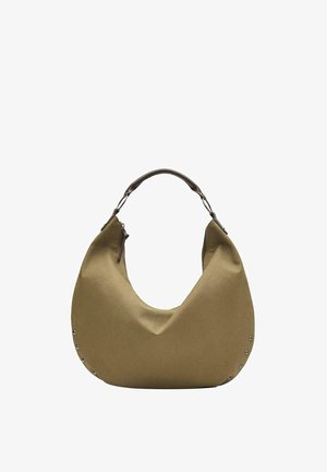 Olivengrøn hobo-taske med blød, slap form, mørkebrun læderhåndtag og små metalnitter langs de nederste sider.