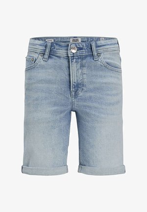 Shorts in denim azzurro chiaro con orli arrotolati, cinque tasche e chiusura frontale con bottone. Presentano una leggera tessitura sbiadita e passanti per cintura standard.