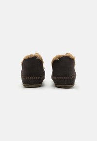 Sorel MANAWAN II - Chaussons - cognac