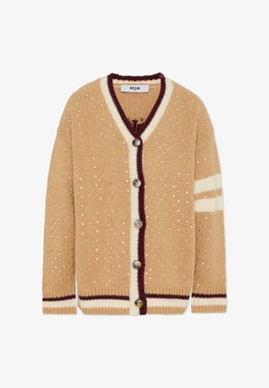 Cardigan lavorato a maglia beige con scollatura a V, accenti a righe bordeaux e bianche, chiusura con bottoni e un motivo testurizzato di piccoli fori.