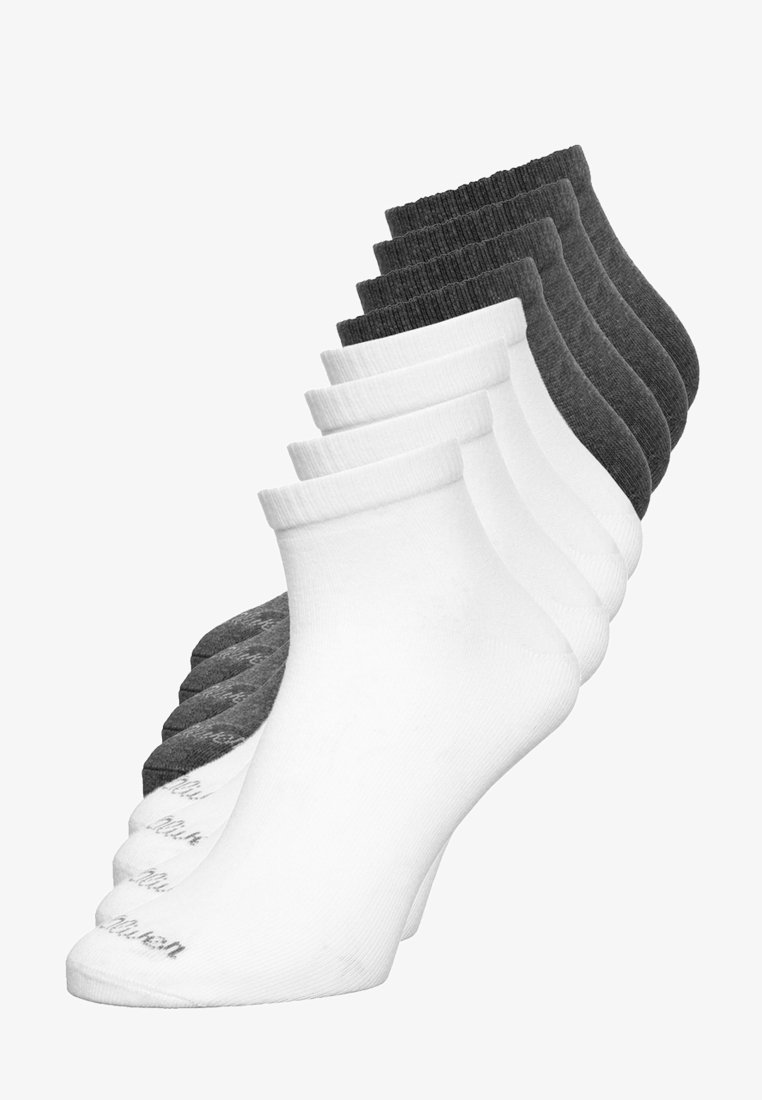 Neun Paare Crew-Socken in Weiß, Grau und Dunkelgrau. Aus Baumwollmaterial mit geripptem Bündchen und verstärkter Zehenpartie. Jedes Paar hat einen unterschiedlichen Farbton.