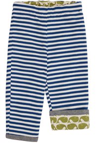 Blauw-witte gestreepte broek met een grijze manchet en een groene tailleband met walvissenpatroon aan de binnenkant. Katoenen stof, ontspannen pasvorm.