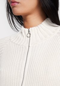 YAS Abito in maglia - off-white
