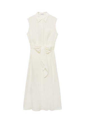 Biała sukienka midi bez rękawów z kołnierzykiem, zapinana na guziki z przodu, z kieszenią na piersi i materiałowym paskiem związanym w kokardę w talii.
