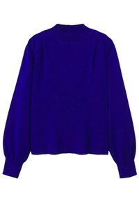 Haut violet tricoté à manches longues avec un col montant, des coutures sur les épaules froncées et des poignets côtelés. Texture douce et coupe décontractée.