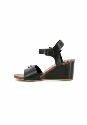 Sandali wedge neri con tomaia in pelle liscia, cinturino alla caviglia regolabile, punta aperta e tacco con effetto legno.