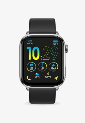 Išmanusis laikrodis su stačiakampiu juodu ekranu, kuriame rodomi ryškūs ikonėlės ir skaičiai. Sidabrinis rėmelis, juodas dirželis, rodo laiką, širdies ritmą, atstumą ir kalorijas.