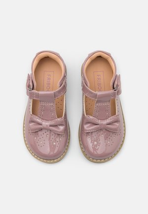 Baleriny z zapięciem