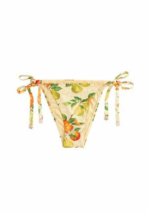 Žlté spodné diely bikin s bočnými šnúrkami, s potlačou zeleného a oranžového ovocia a listov na textúrovanom látke.