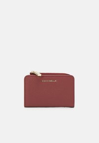 Unselected, bordeaux