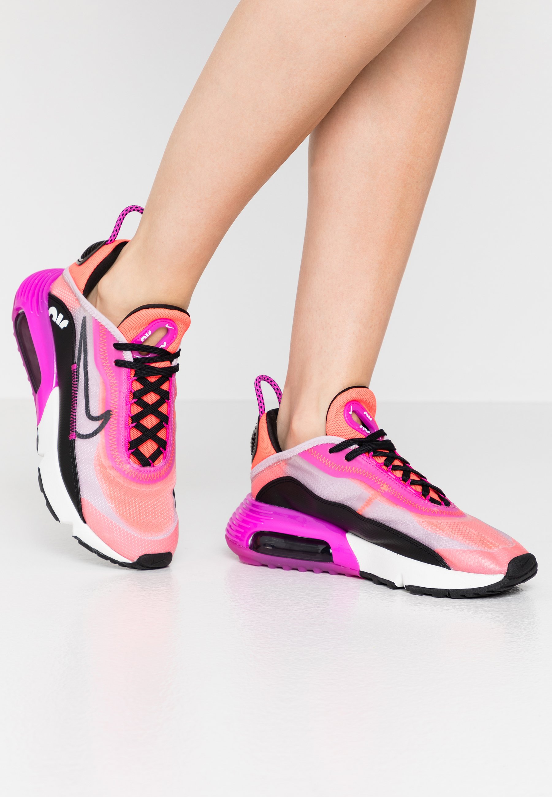 Nike Sportswear Air Max 90 Trainers Iced Lilac Black Fire Pink Flash Crimson Summit White Anthracite Grey Zalando Co Uk