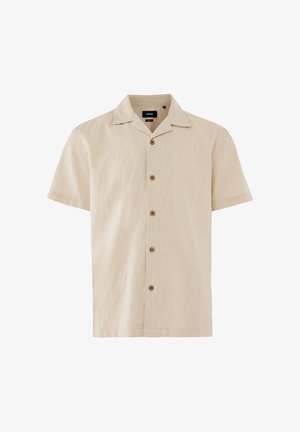 Beige overhemd met korte mouwen, een campkraag en vijf bruine knopen aan de voorkant.